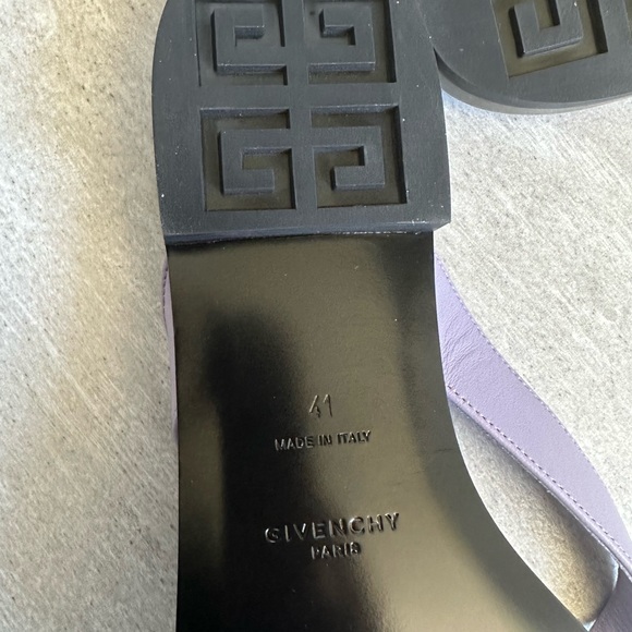 Givenchy G Chain Flat Sandals - Picture 10 of 11
